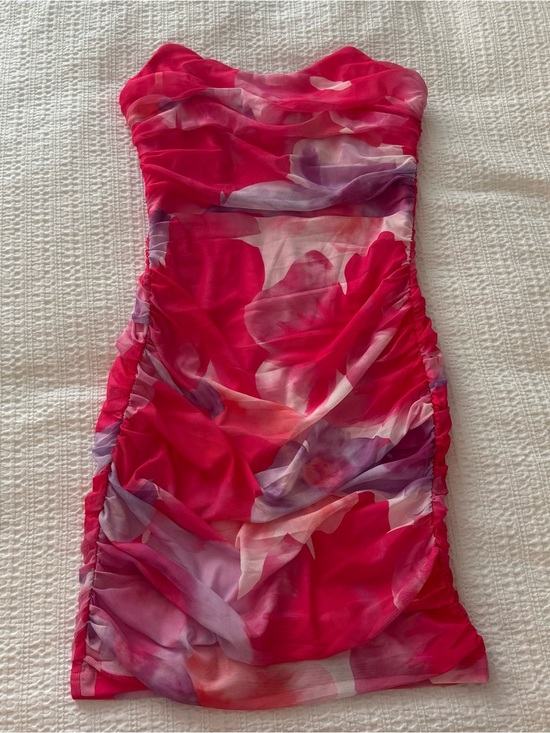 Showpo. Dresses & Skirts - Showpo Catherine floral Hot Pink strapless mini dress size medium